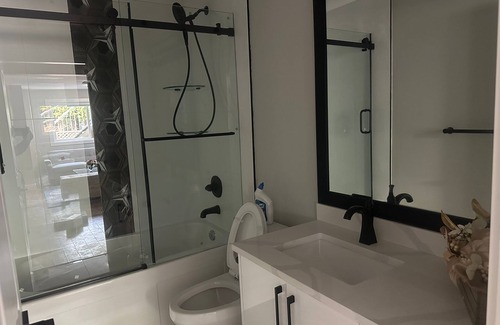 Townline Hill Casa | Spacious 2 bed 1 bath suit in West Abbotsford