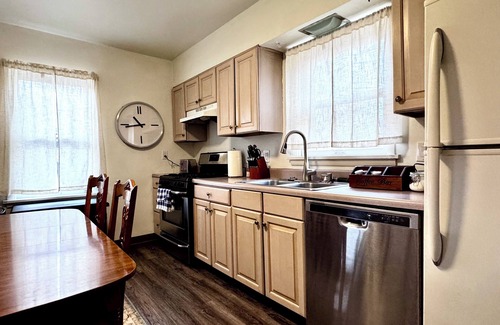 Central Colorado Springs Cabaña | Spacious 2-Bedroom Suite Downtown Colorado Springs