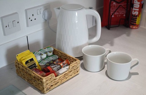 Portsmouth Apartamento | *Spacious 2 Bedroom, 2 Bathroom Flat with Parking*