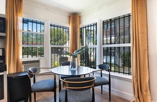 The Flats Apartamento | Spacious 2-Bedroom Hollywood Apartment near Sunset Blvd