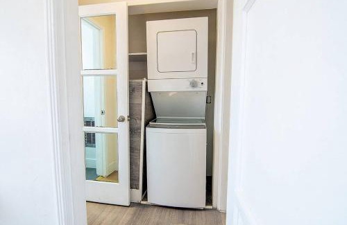 The Flats Apartamento | Spacious 2-Bedroom Hollywood Apartment near Sunset Blvd