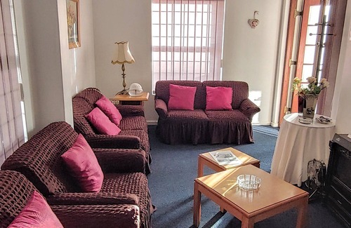 Strand Apartamento | Spacious,2-bedroom,seaside apartment,unique patio