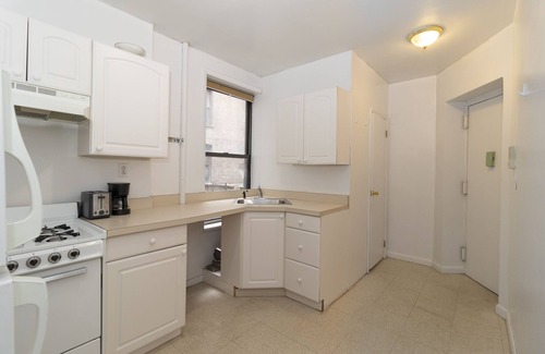 Upper East Side Apartamento | Spacious 2 BR on Upper East Side