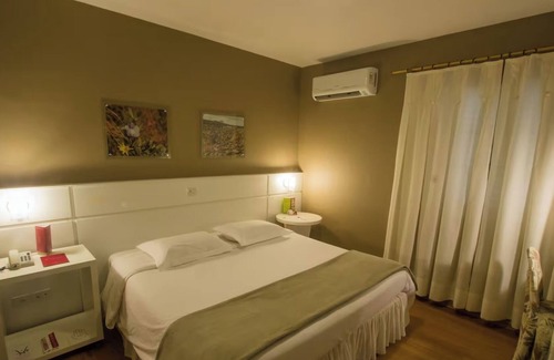 Jaguariaiva Hotel | Spacious 2 Double Room w/ Views of Forests, Canyons & Access to Waterfall Trails