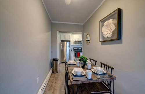 Roxbury Apartamento | Spacious 2bd/1ba | Free Parking | 3D TOUR 9372