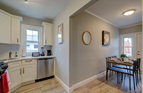 Roxbury Apartamento | Spacious 2bd/1ba | Free Parking | 3D TOUR 9372