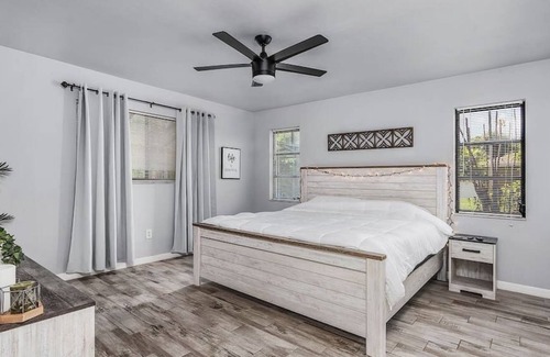 Lochmoor Waterway Estates Casa | Spacious unit w/ bonus Florida Rm! Outdoor Dining