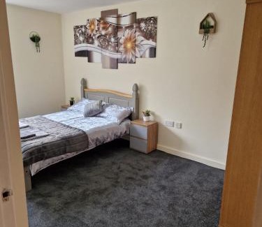 Vauxhall Apartamento | Spacious 2BDR Flat for 5 in City Centre