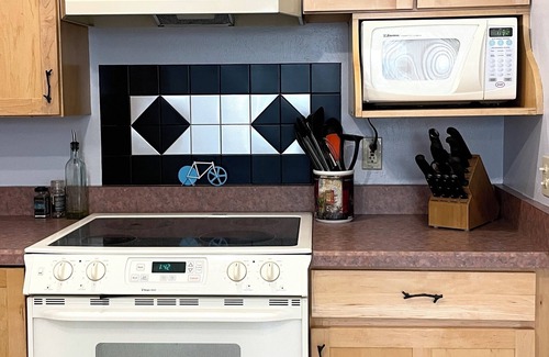 Newlands Casa | Spacious 2BR/2BA Boulder Retreat Walk to Pearl Street & Trails & More!