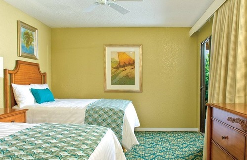 Kaiulani Condominio | Spacious 2BR/2BA Condo Villa