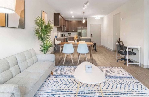 Auburn Hills Apartamento | Spacious 2BR/2BA | Gym & Pool