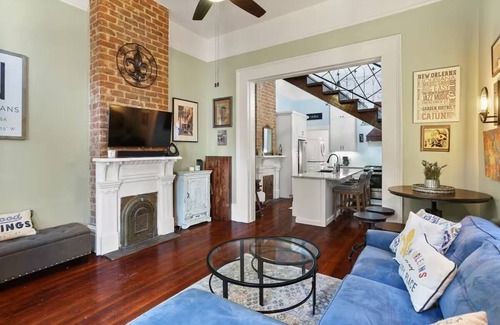 Touro Condominio | Spacious 2BR/2BA Uptown Condo - Walk to Magazine St. Dining, Shops & Streetcar