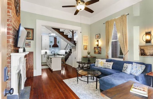 Touro Condominio | Spacious 2BR/2BA Uptown Condo - Walk to Magazine St. Dining, Shops & Streetcar