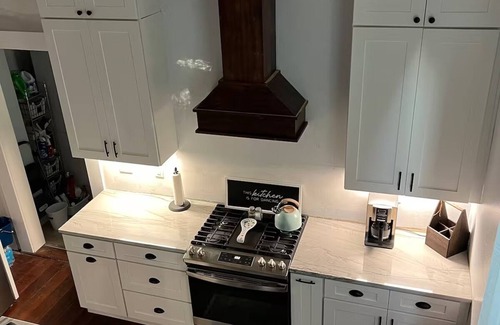 Touro Condominio | Spacious 2BR/2BA Uptown Condo - Walk to Magazine St. Dining, Shops & Streetcar