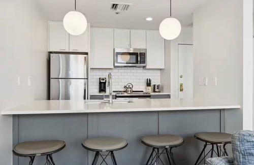 Downtown Pittsburgh Hotel | Spacious 2BR Apartment | Family-Ready Stay | Near Science Center | 2 Units