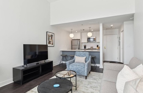 Downtown Pittsburgh Hotel | Spacious 2BR Apartment | Family-Ready Stay | Near Science Center | 2 Units