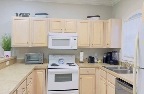 Central Myrtle Beach Apartamento | Spacious 2BR Condo | First Floor Retreat