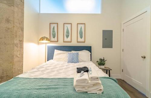 Near South Side Apartamento | Spacious 2BR South Loop with Skyline view, Optional Parking and Gym Access Near McCormick Place and Soldier Field