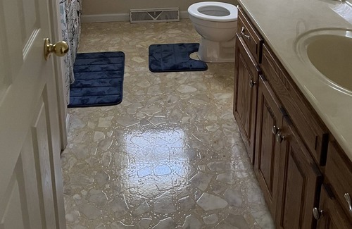 St. Robert Casa | Spacious 3 Bed and 3 Bath home with basement