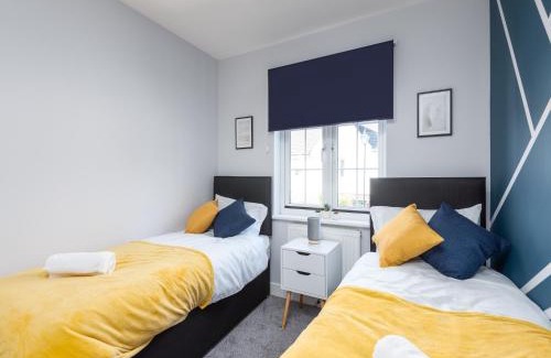 Ashford Casa | Spacious 3 Bed House For 5- City Central - Free Parking