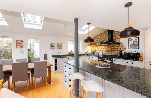 Aynho Casa | Spacious 3 Bed House with Large Garden in Aynho