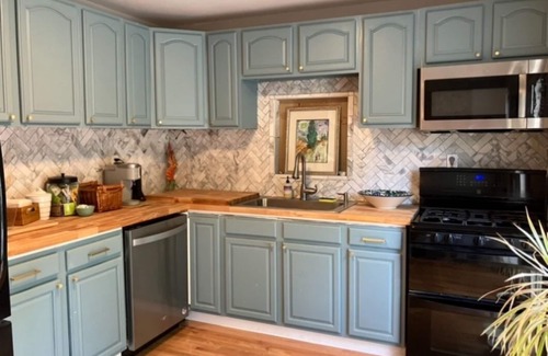 Saratoga Springs Casa | Spacious 3-bedroom apartment in Saratoga Springs Off Street Parking & Central AC