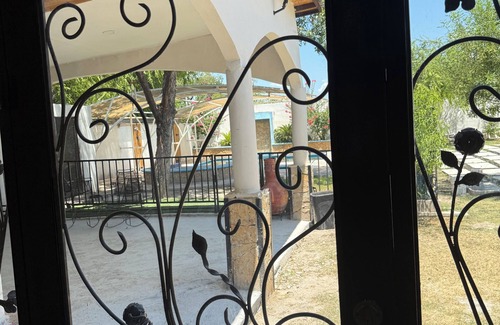 Piedras Negras Casa | Spacious 3-bedroom house in serene Piedras Negras with AC and pool