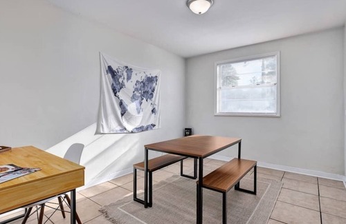 Anniston Apartamento | Spacious 3 Bedroom Apartment close to everything!