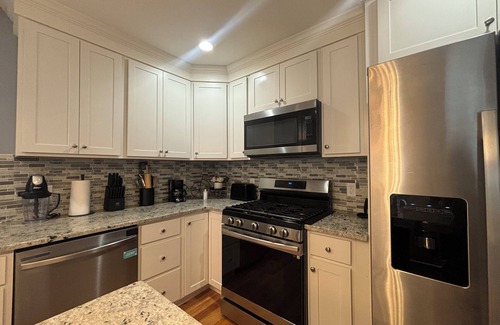 Bristol Apartamento | Spacious 3-bedroom Apartment Near School!