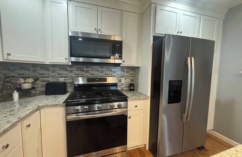 Bristol Apartamento | Spacious 3-bedroom Apartment Near School!