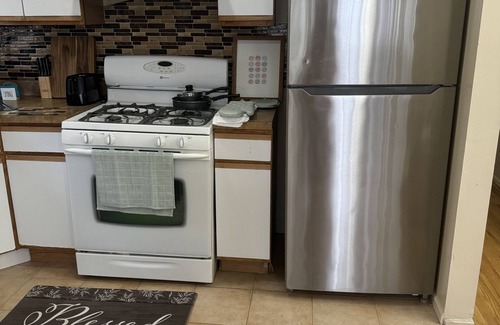 Queens Apartamento | Spacious 3-bedroom apartment 5 minutes walk to Air train to JFK airport