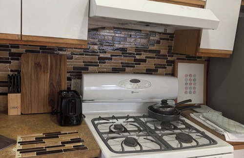 Queens Apartamento | Spacious 3-bedroom apartment 5 minutes walk to Air train to JFK airport