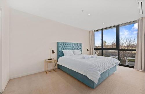 Lyneham Apartamento | Spacious 3-Bedroom Apartment with Lifestyle Amenities Lyneham