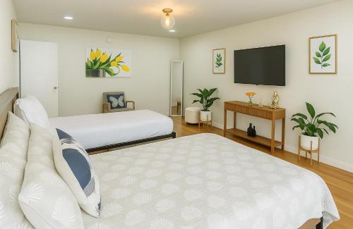 Montebello Casa | Spacious 3 Bedroom Home Near LA Close to Disneyland, Universal, Free Parking and Yard