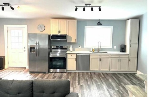 Santa Fe Apartamento | Spacious 3-bedroom on a 140 acre working farm minutes from mark twain lake.