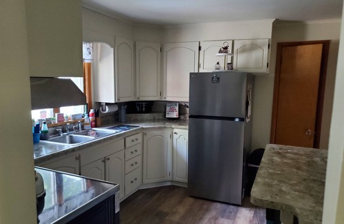 Fredonia Casa | Spacious 3-bedroom ranch house in charming Fredonia with AC. Near SUNY Fredonia.