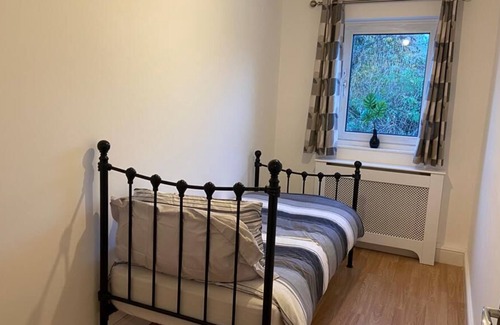 Northumberland Heath Casa | Spacious 3 bedroomed house with street parking