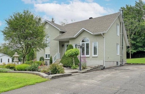 Granby Casa | Spacious - 3 bedrooms house in Granby, Quebec