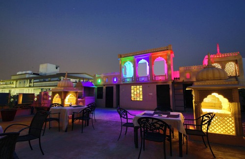 Vaishali Nagar Apartamento | Spacious 3- Family suites bedroom in amazing hotel Jaipur with WiFi, AC