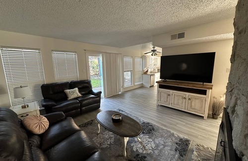 West Arlington Casa | Spacious 3BD 2.5BA FreeWiFi Parking 3.4 miles to AT&T Stadium, 17 mi to DFW Intl