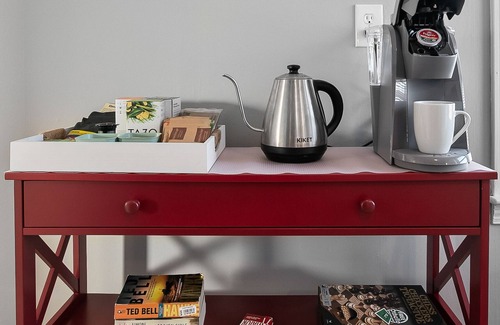 Mendota Casa | Spacious 3BD Apartment |King Bed, Fenced Yard!