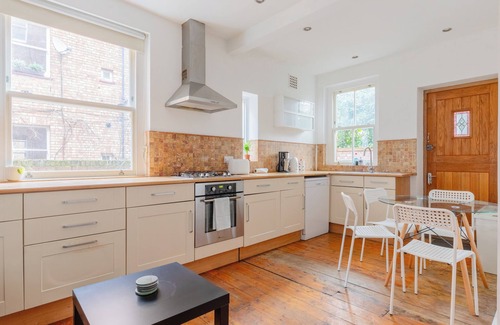 Brixton Hill Apartamento | Spacious 3BD Flat w Garden, Near Clapham Common