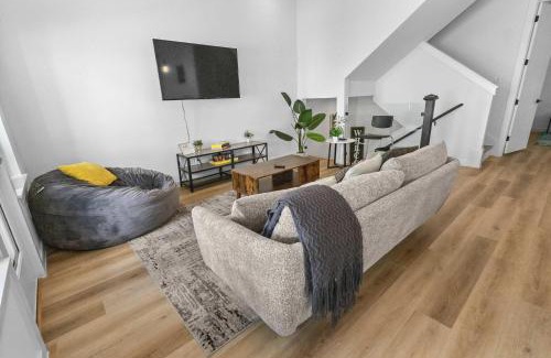 OST - South Union Casa | Spacious 3BD with Pool I Near Hotspots I Sleeps 12