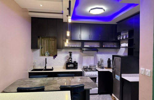 Gitarama Apartamento | Amplio apartamento de 3 dormitorios en la ciudad de Kigali/Estacionamiento +WiFi