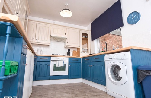 Castle Bromwich Casa | Spacious 3bedroom house sleeps 6 free wifi/carpark