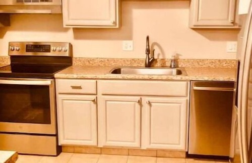 Herndon Alquiler De Eote | Spacious 3Br/2Bth close to INOVA & Reston Hospitals, DC, and Dulles airport
