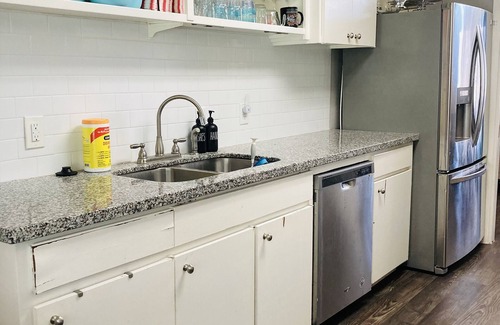 Texas City Casa | Spacious 3BR Brick Home, Sleeps 9❤️Free Parking❤️No Pet Fee❤️No Extra Guest Fee🏖️