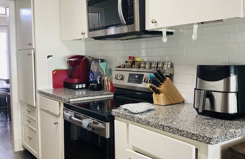 Texas City Casa | Spacious 3BR Brick Home, Sleeps 9❤️Free Parking❤️No Pet Fee❤️No Extra Guest Fee🏖️