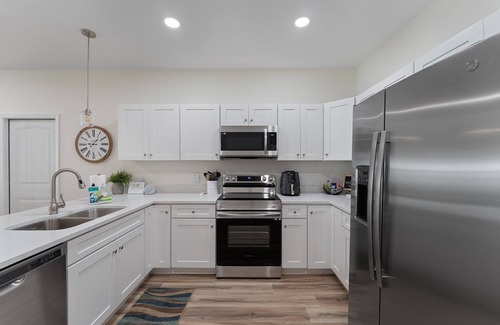 Ono Island Casa | Spacious 3BR Fenced Yard Pet Friendly Johnson Beach NAS