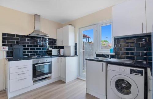 Turkey Street Apartamento | Spacious 3BR Free Parking Enfield North London